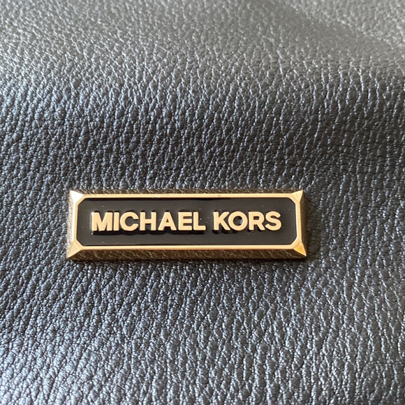 SALE! Michael Kors tote bag - Picture 2 of 5
